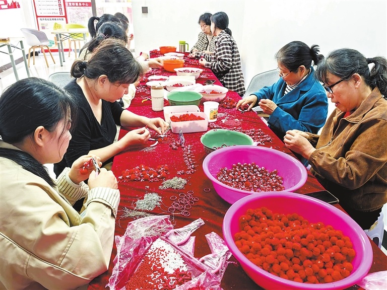 九江八里湖新区：“家门口”就业促增收（图）