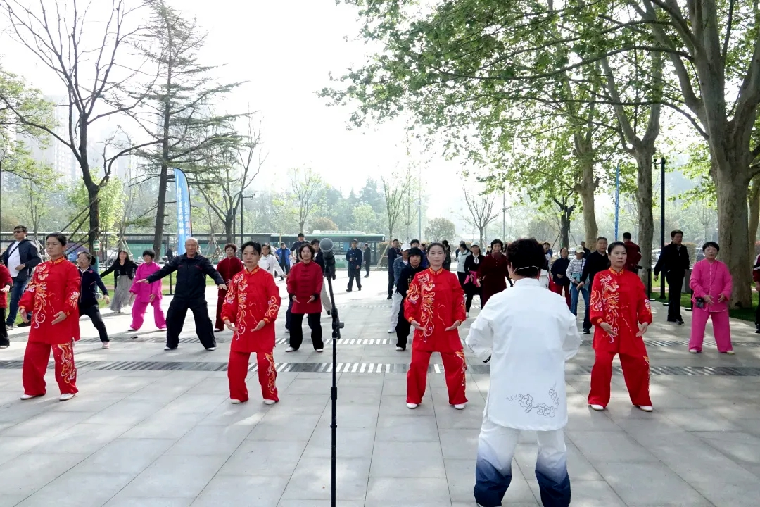 西安市首个全民健身科学指导站在城市运动公园启用