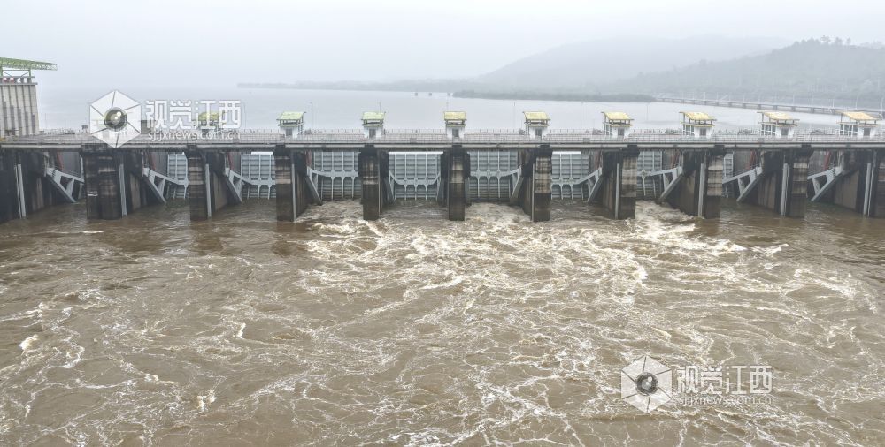 2026年4月13日，江西省吉安市峡江县水利枢纽大坝开闸泄洪。