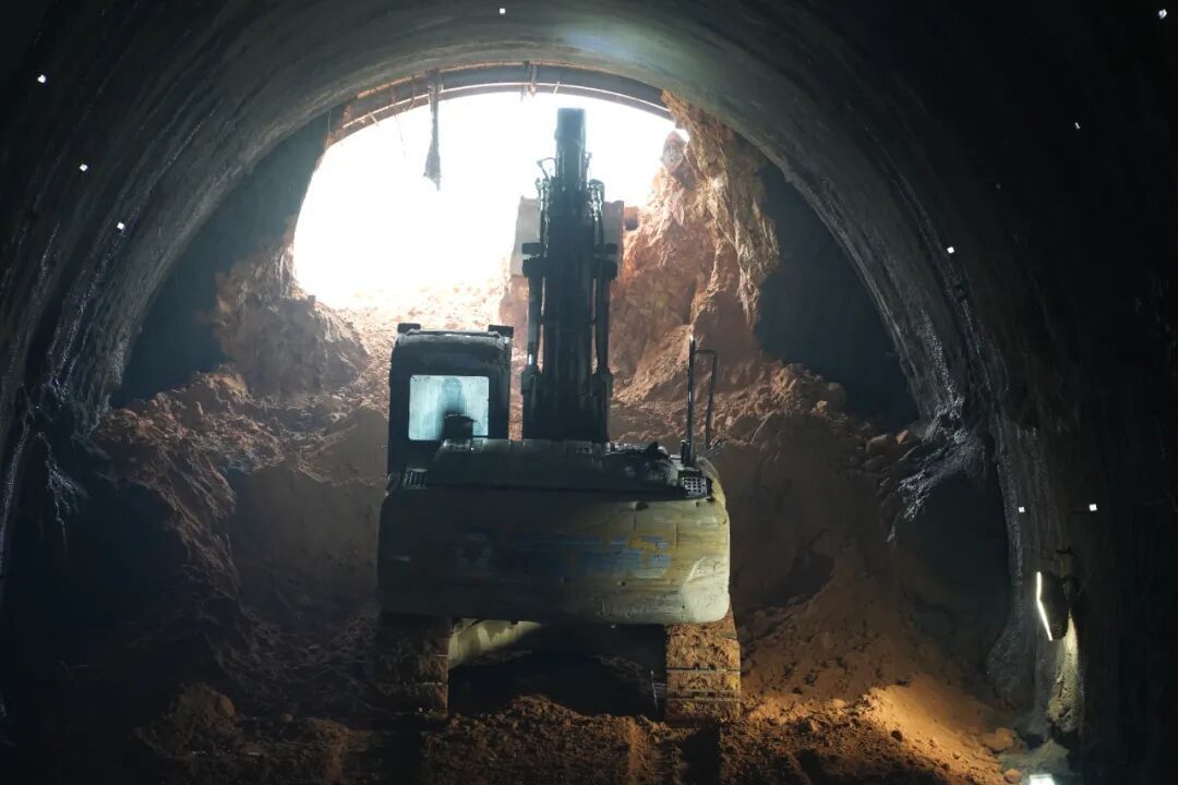 据中铁二十五局瑞梅铁路2标项目部