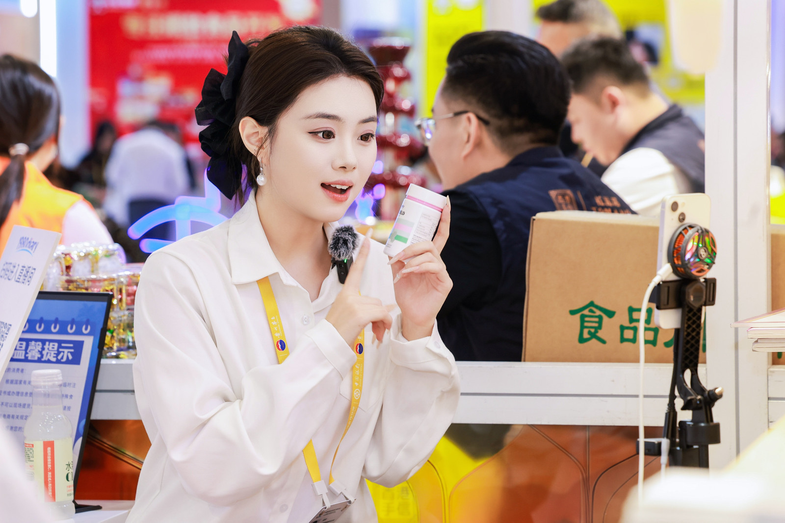 图：“香港时尚馆”首度设立“展商直播专区”