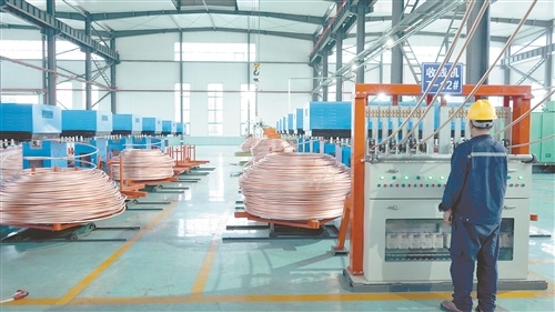 加紧生产（图）