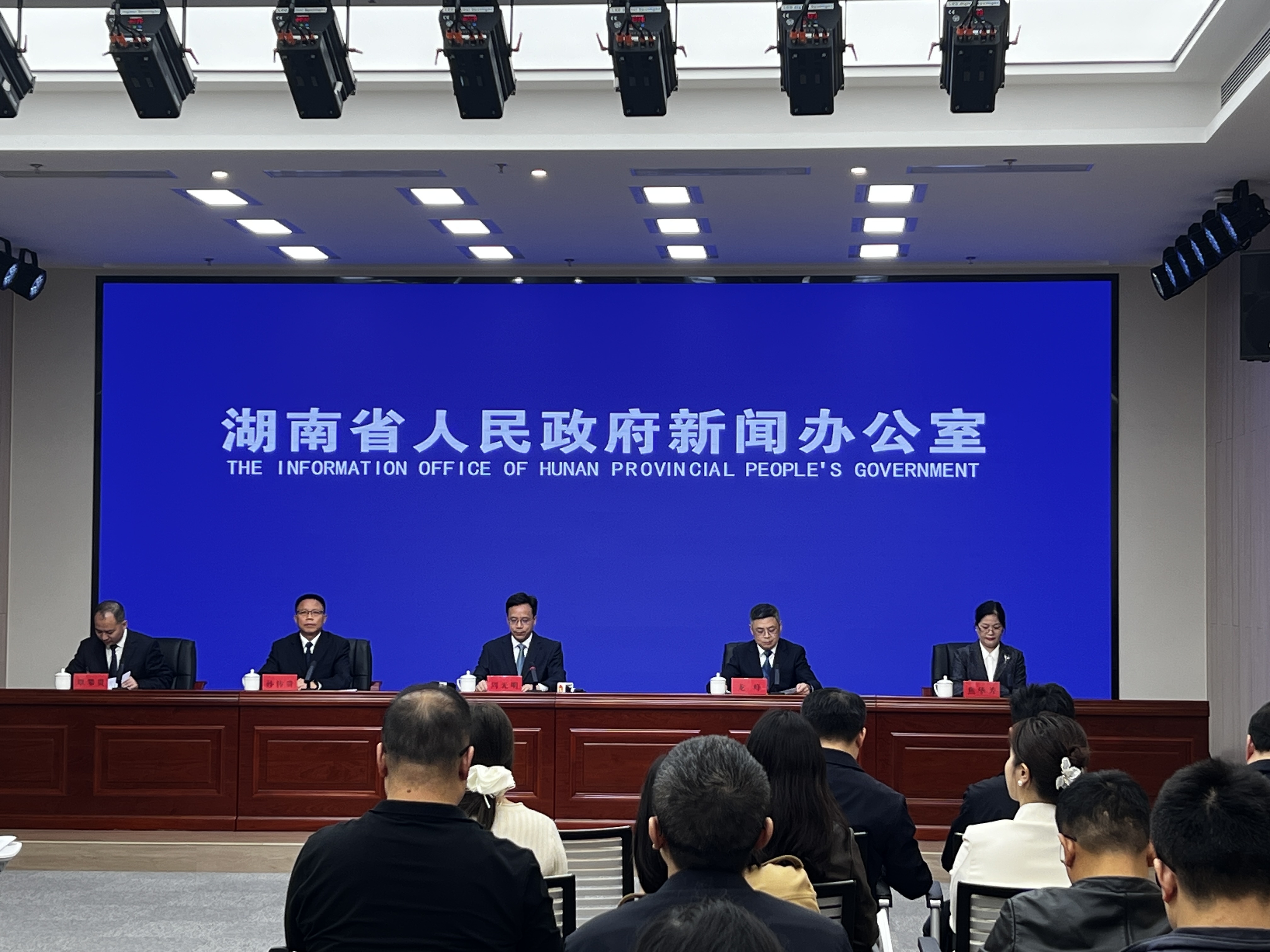 “智汇潇湘 才聚湖南”行动启动：25.6万个岗位诚邀高校毕业生筑梦湘土