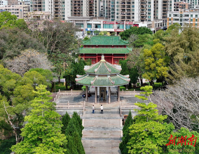 广东海丰县文天祥公园方饭亭航拍。