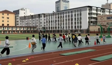 让更多孩子在家门口上好学”