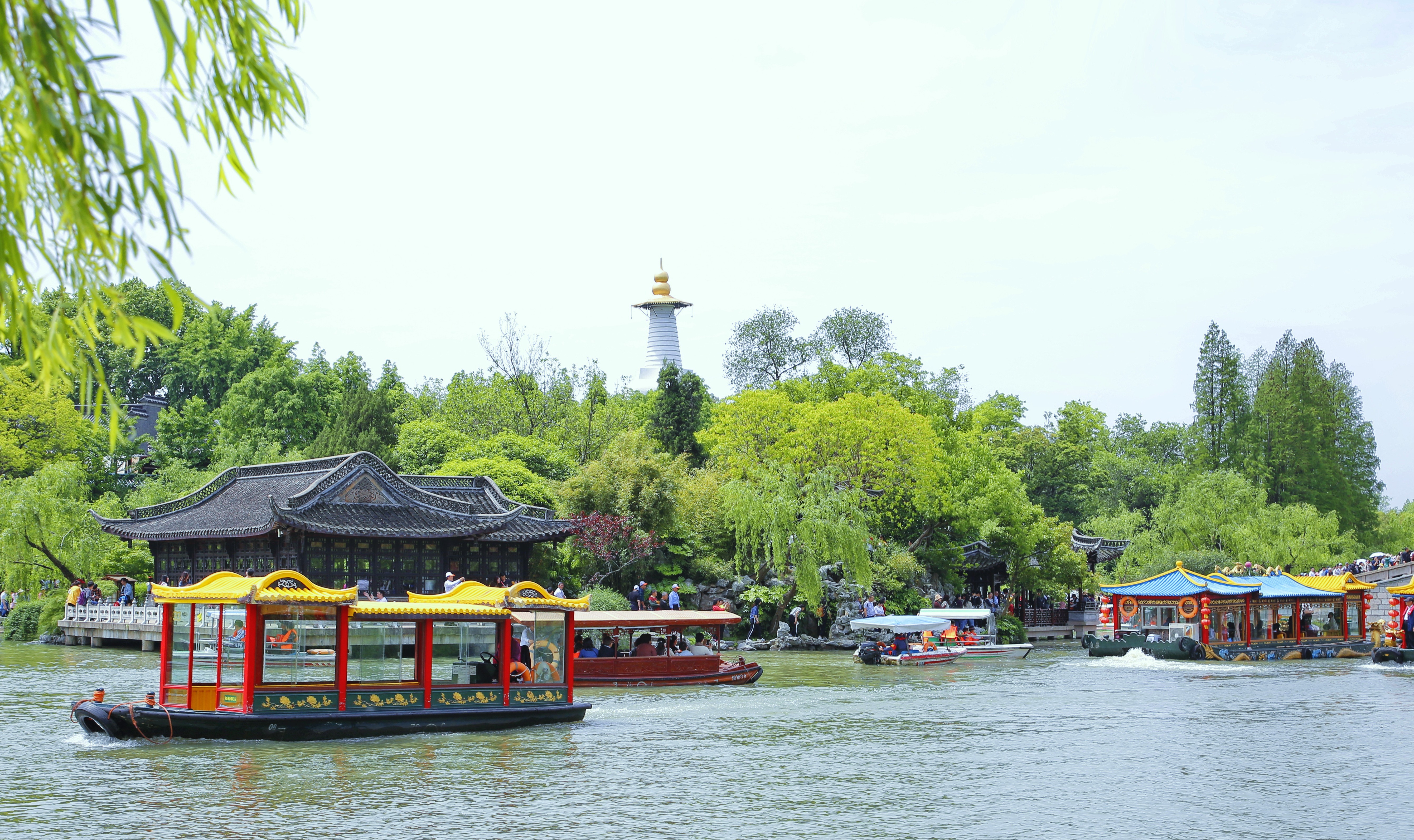 瘦西湖文旅再冲港股,烟花三月下扬州的“船票”好卖吗？