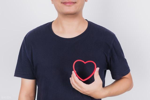 冠心病是拖出来的?医生忠告,晚上坚持2少、3不要,心脏才会更好