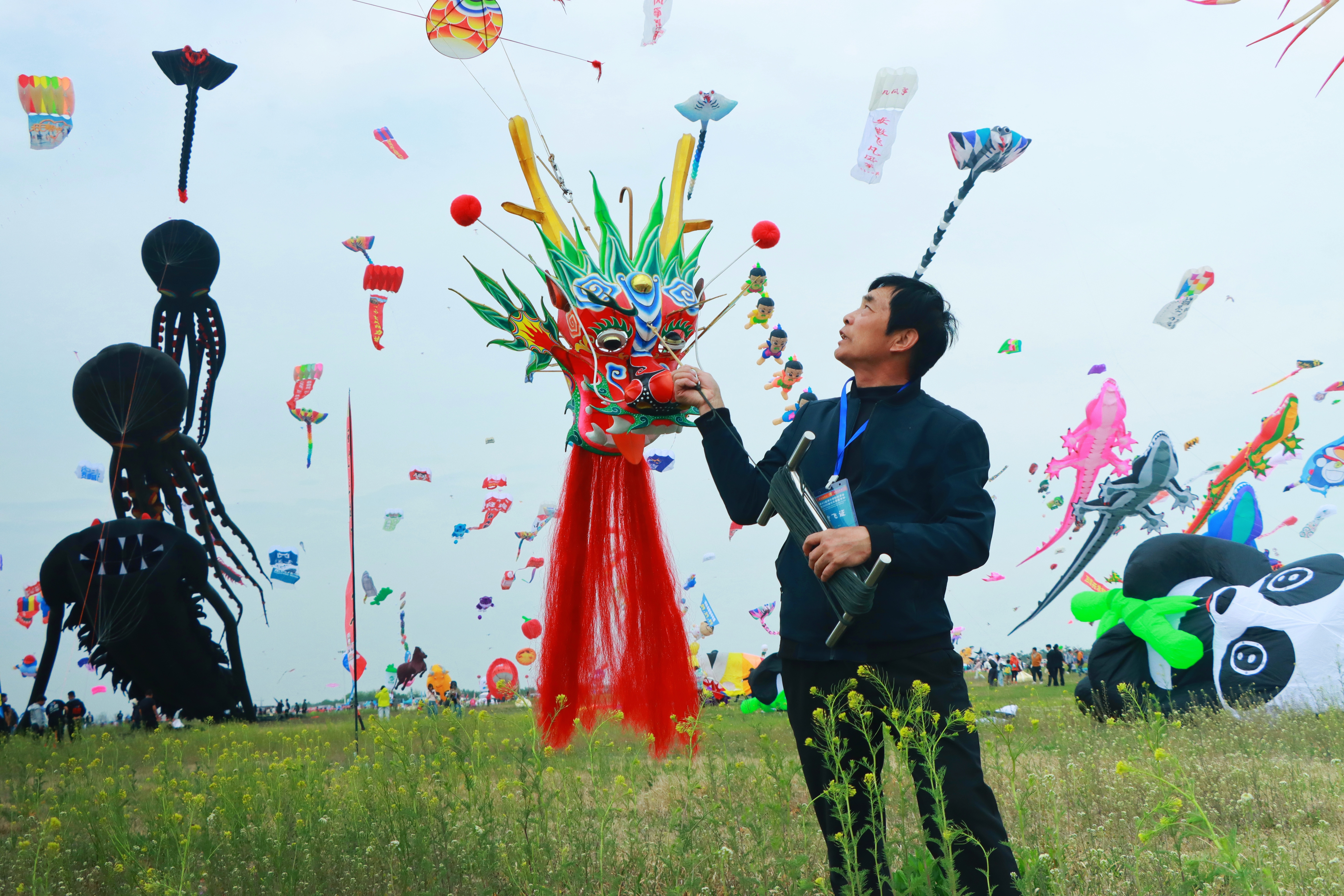 第22届世界风筝锦标赛预赛暨2026潍坊风筝大赛预赛在潍坊滨海开赛