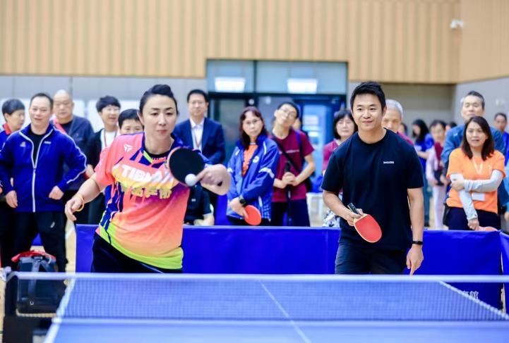乒乓跃动&middot;生命无界——青岛乒协率团征战香港帕友 乒乓球锦标赛载誉归来