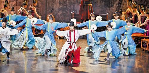 2026年1月14日,舞剧《颜真卿》演出现场。 本报记者 贾 恒摄