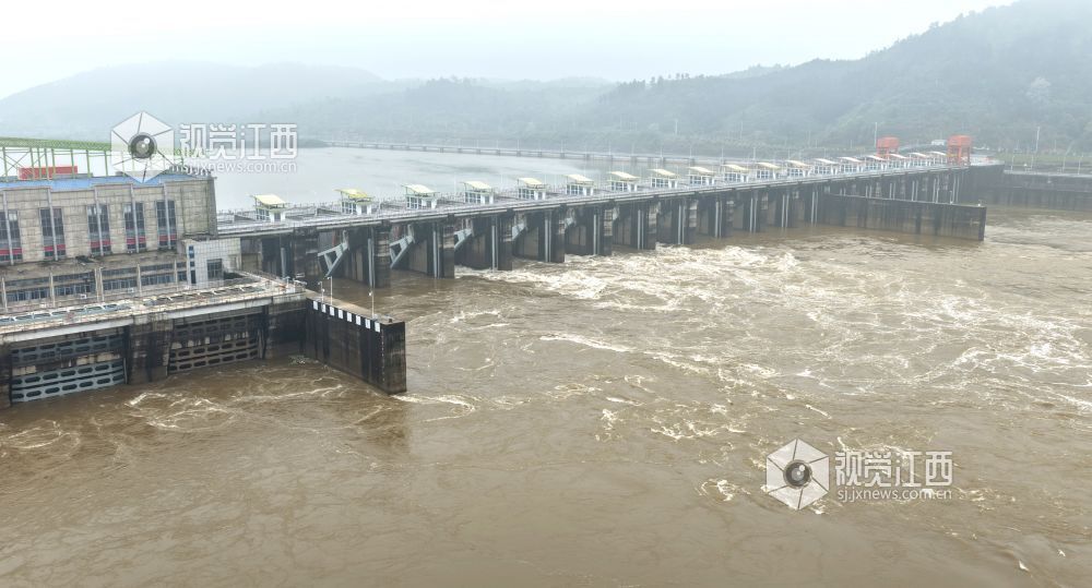 2026年4月13日，江西省吉安市峡江县水利枢纽大坝开闸泄洪。