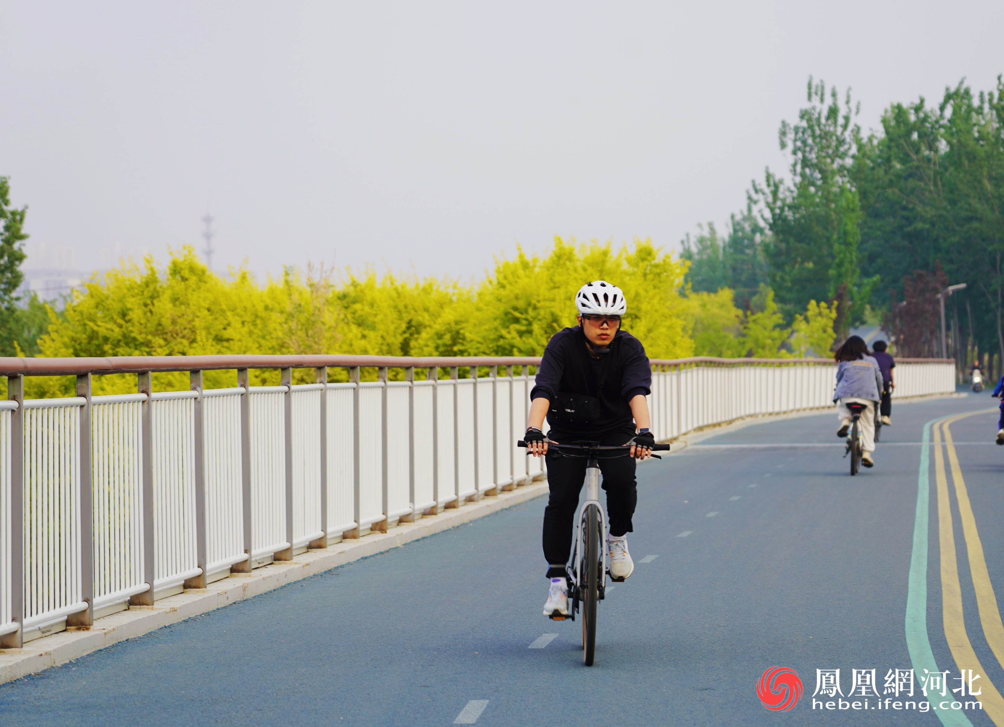 骑行爱好者运动场景