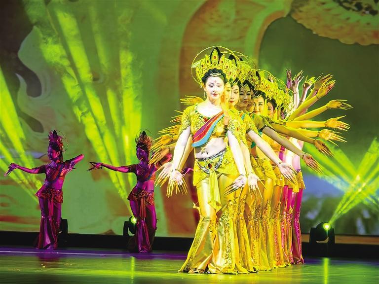 大型原创敦煌舞剧《飞天盛宴　丝路华章》演出剧照