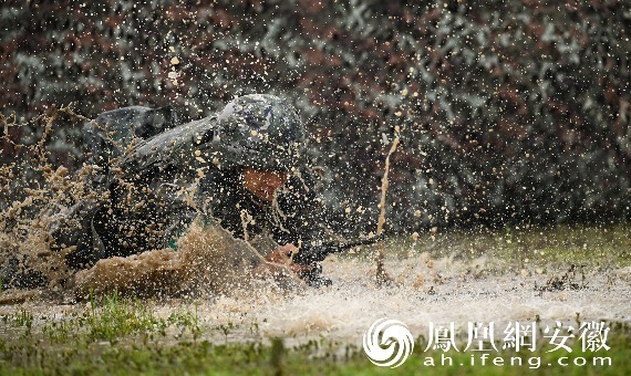 安徽合肥：沙场砺尖兵