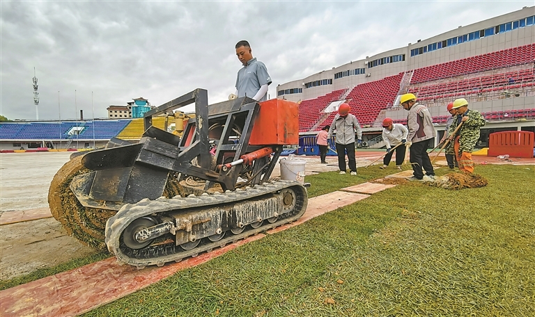 迎接“赣超” 宜春体育中心足球场改造预计4月底竣工（图）