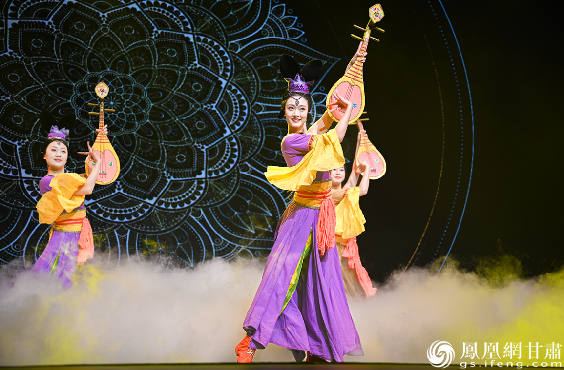演员以灵动舞姿,将敦煌的千年风华精彩演绎。
