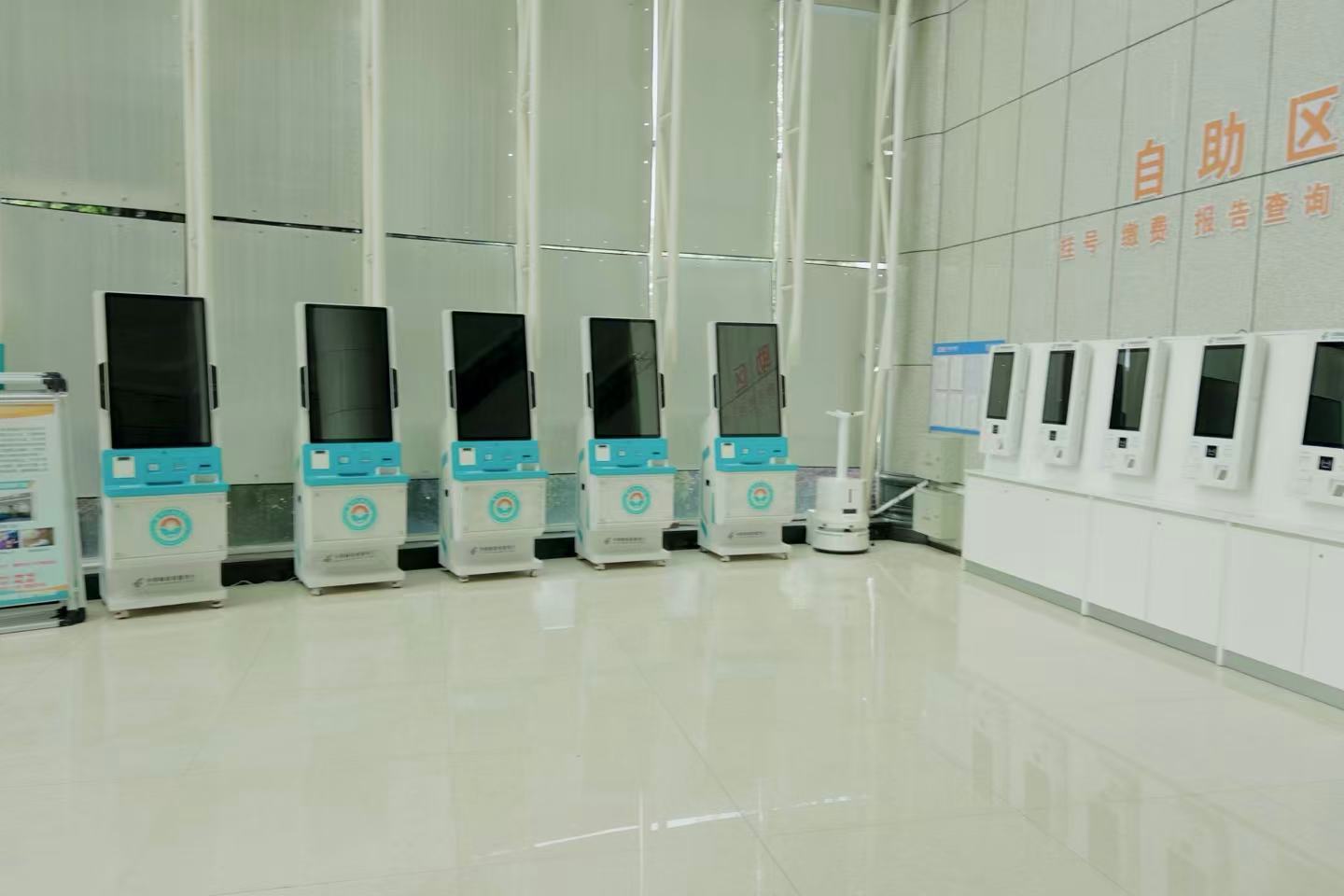 天湖医院门诊大厅 图源：时代周报记者 傅一波