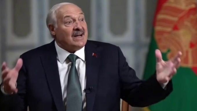 卢卡申科：特朗普让全世界知道美国不是万能的，如果他连伊朗都对付不了，那更不该招惹中国