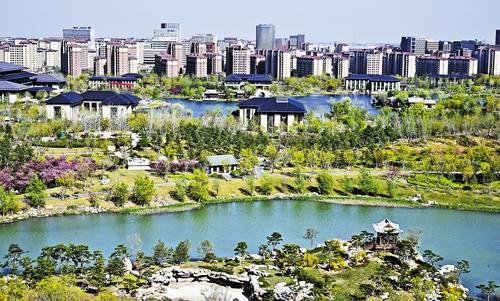 4月10日，雄安新区容东片区春意盎然，一派生机勃勃景象。