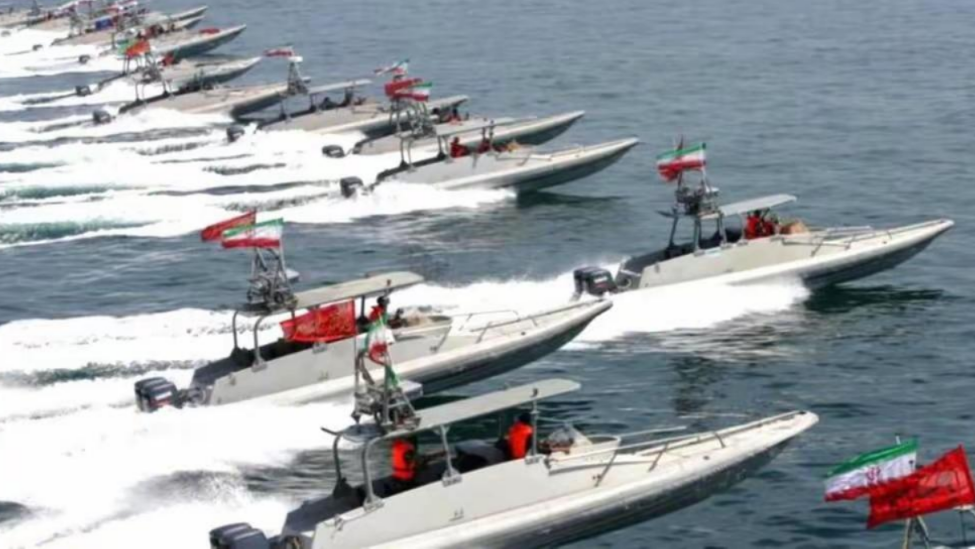 与伊朗惯例舟师不同,伊斯兰窜改卫队领有平定的舰队,主要由更机动的袖珍舰艇构成。
