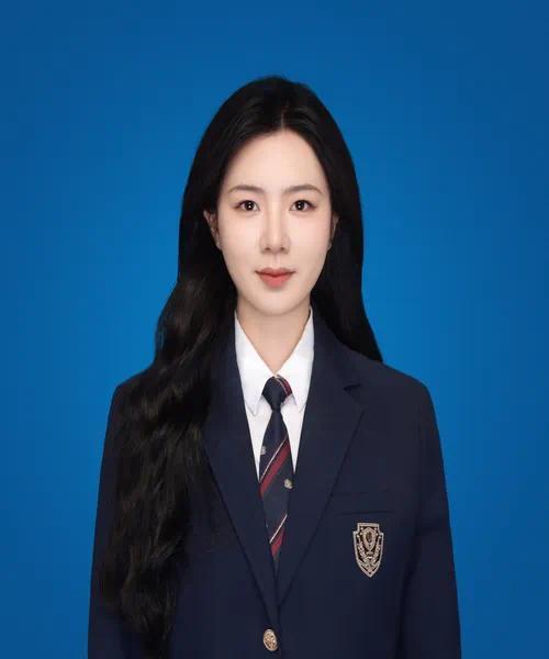 程雯霖（1998—），女，护师，硕士，上海市同仁医院护理部科研秘书，主要从事护理科研。