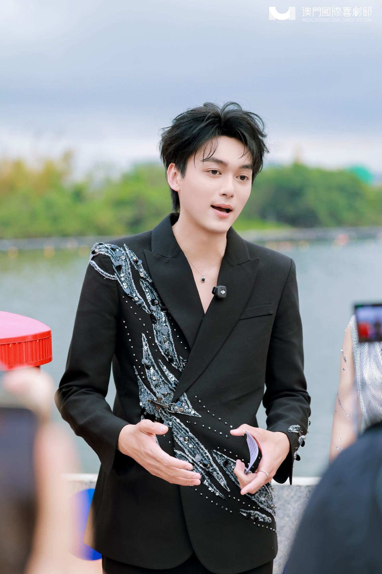 第三届澳门国际喜剧节喜·乐公园沉浸音乐湖畔秀圆满落幕(图1)