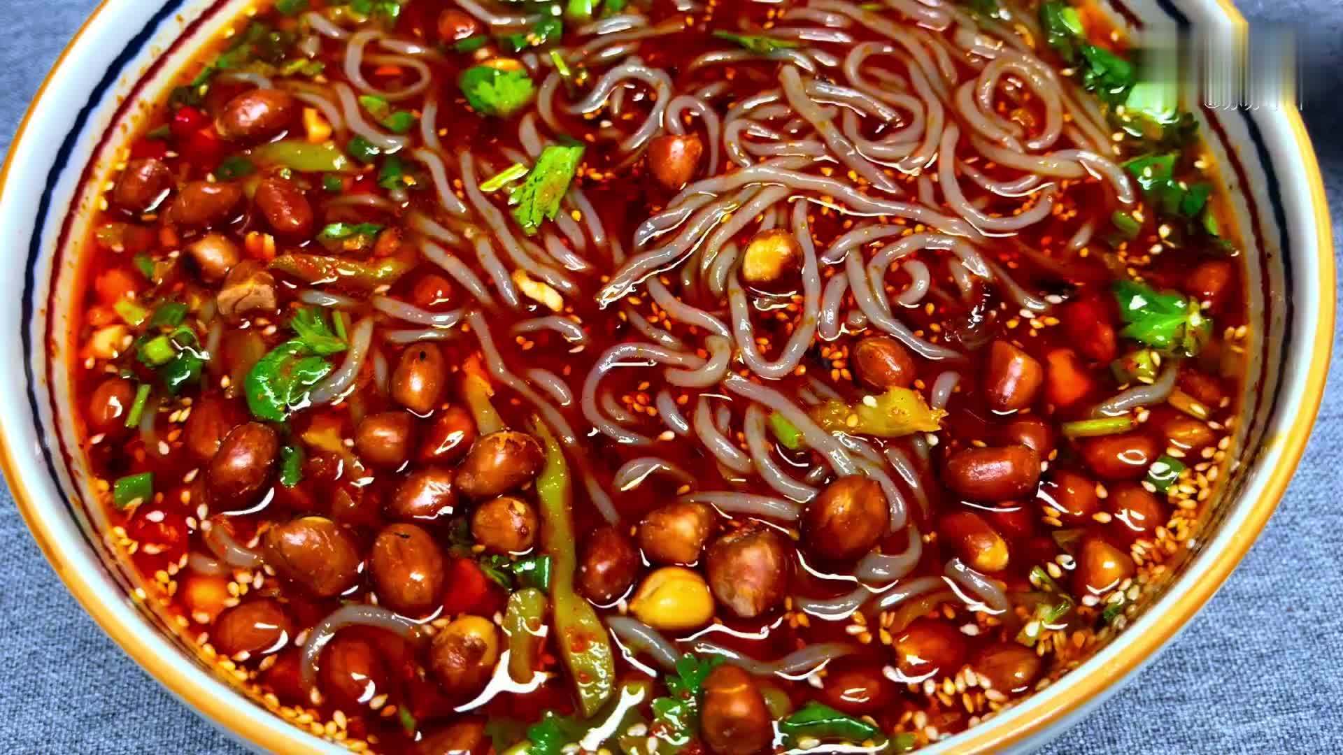 以后想吃酸辣粉不用出去买，在家5分钟就搞定，做法简单酸辣过瘾