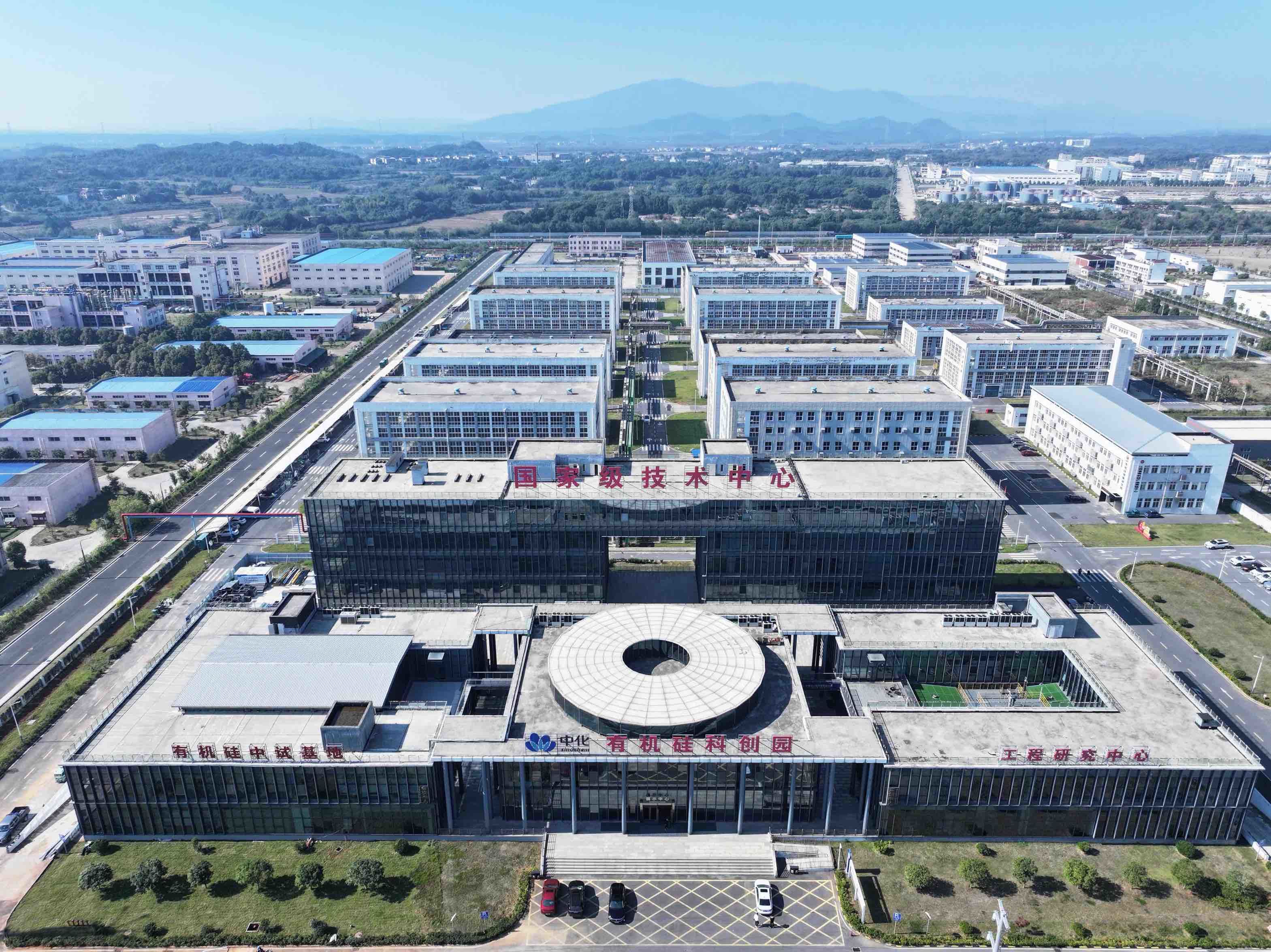 永修县有机硅科创园一角。摄影 通讯员袁少华