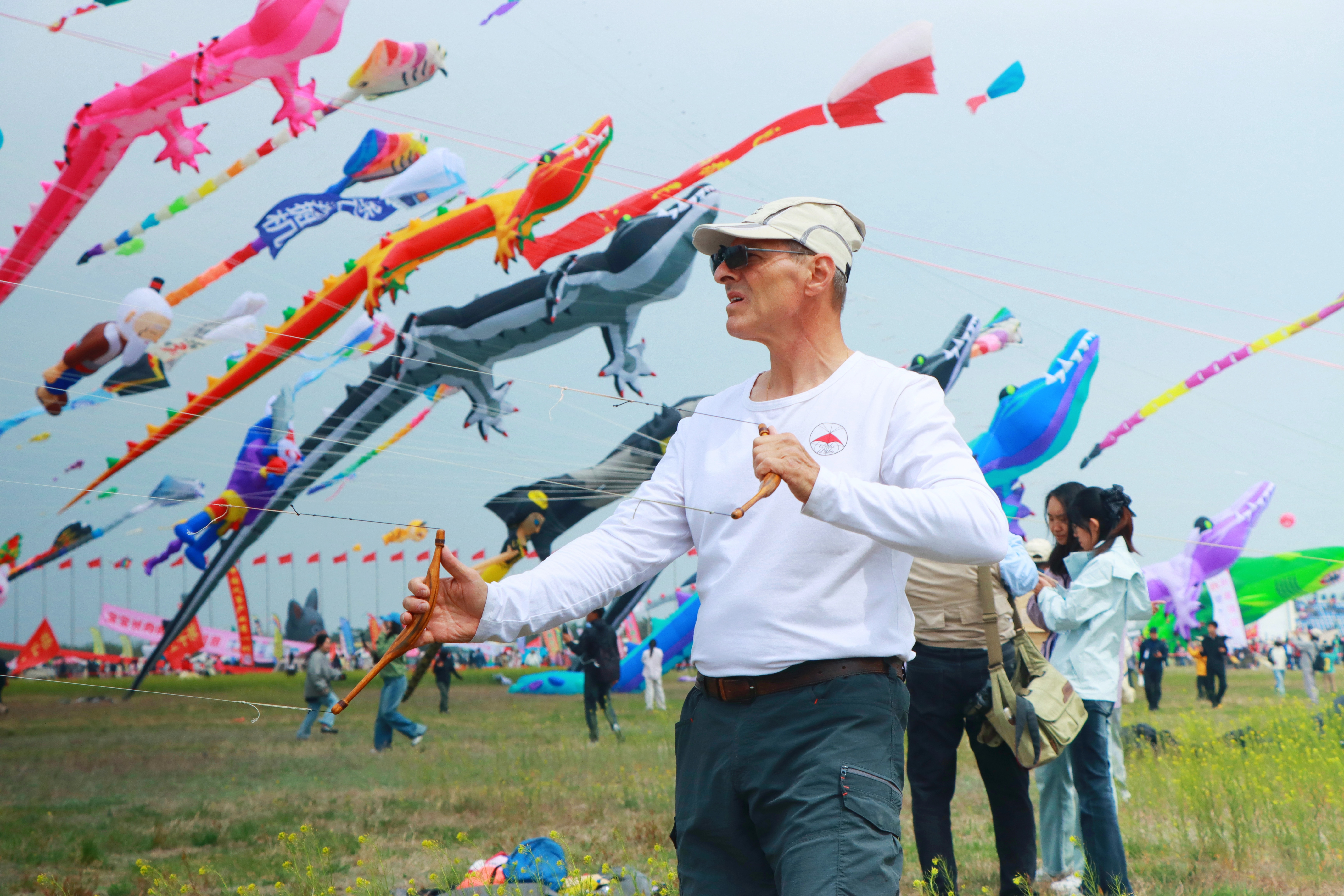 第22届世界风筝锦标赛预赛暨2026潍坊风筝大赛预赛在潍坊滨海开赛