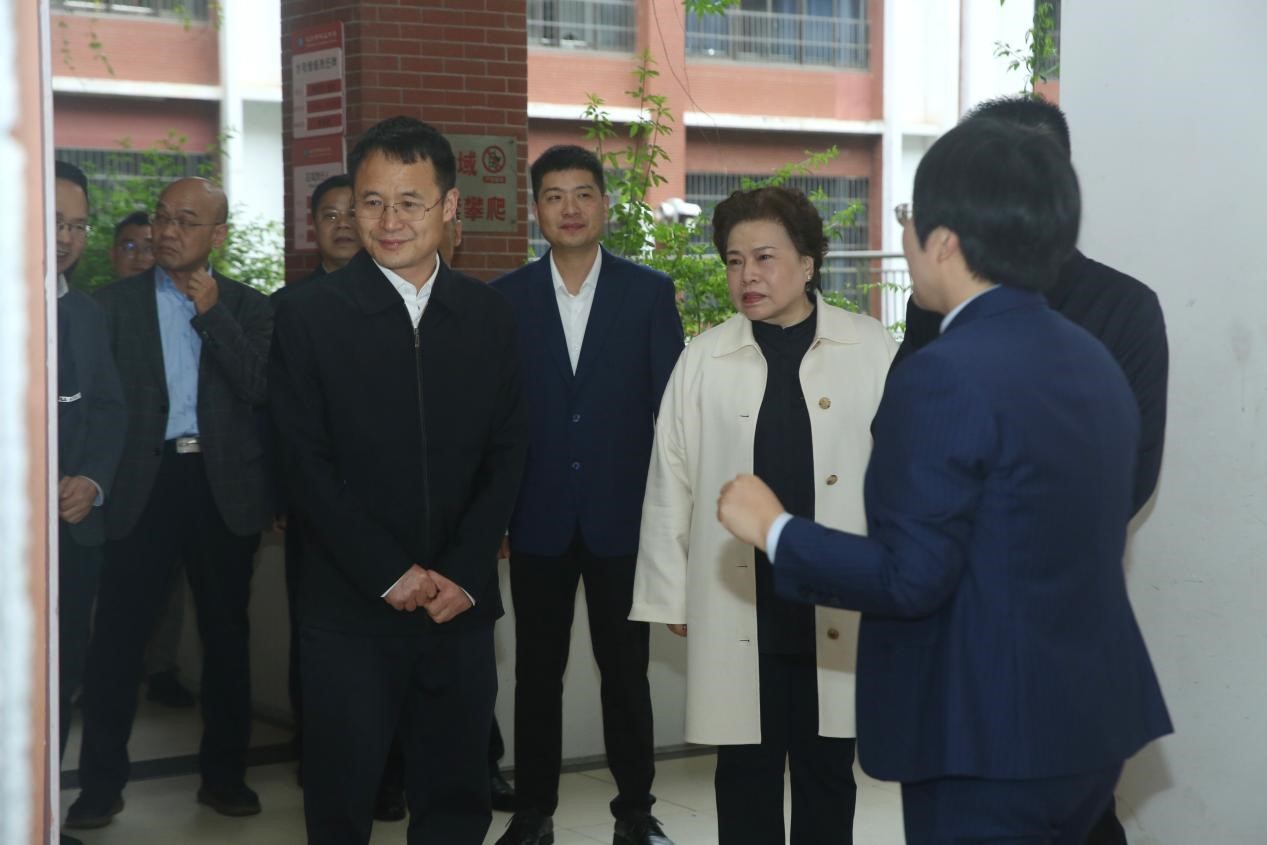 雅礼集团与华益中学举行战略合作意向座谈会