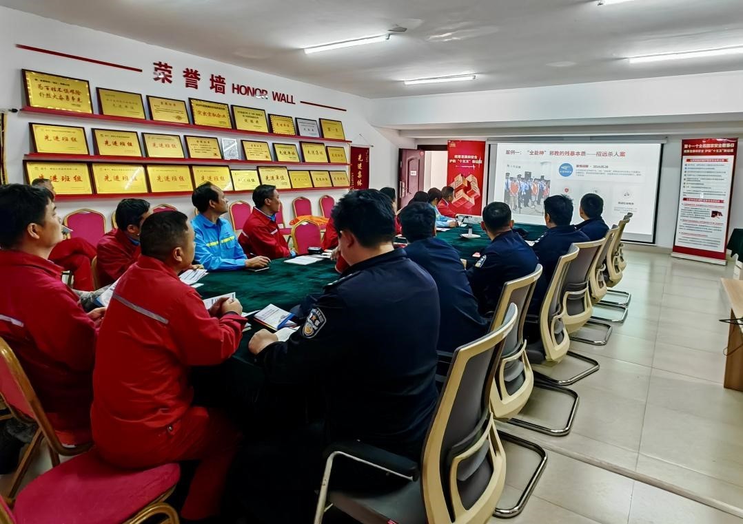 护航水域平安，筑牢安全防线 长江航运公安局岳阳分局扎实开展 “4・15” 全民国家安全教育日活动