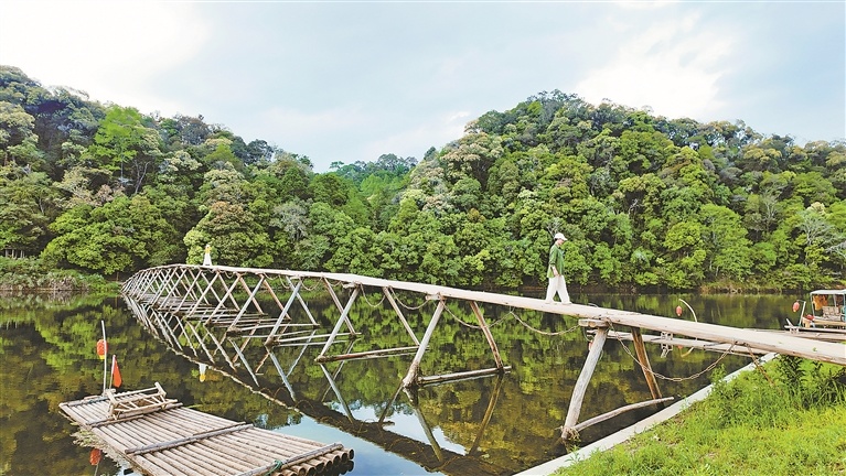 婺源县：漳溪板凳桥 古韵醉游人（图）