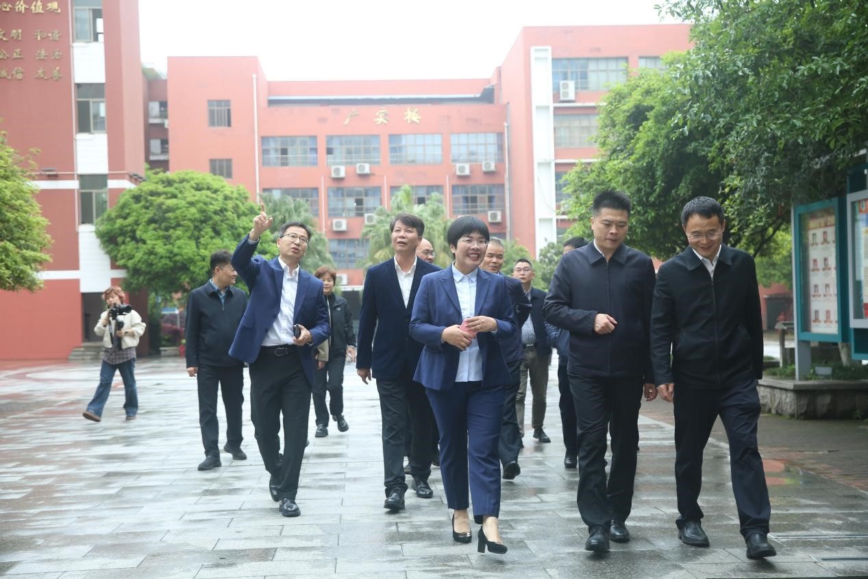 雅礼集团与华益中学举行战略合作意向座谈会