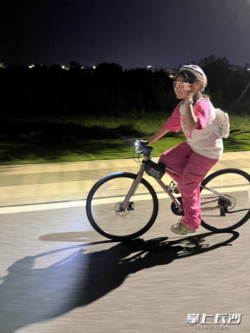 女儿成长的背后，是充满智慧的父爱。