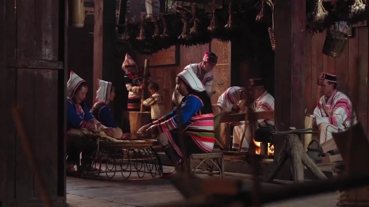 基诺族的建筑风格独特，不仅体现了民族智慧，更承载着深厚的文化传统
