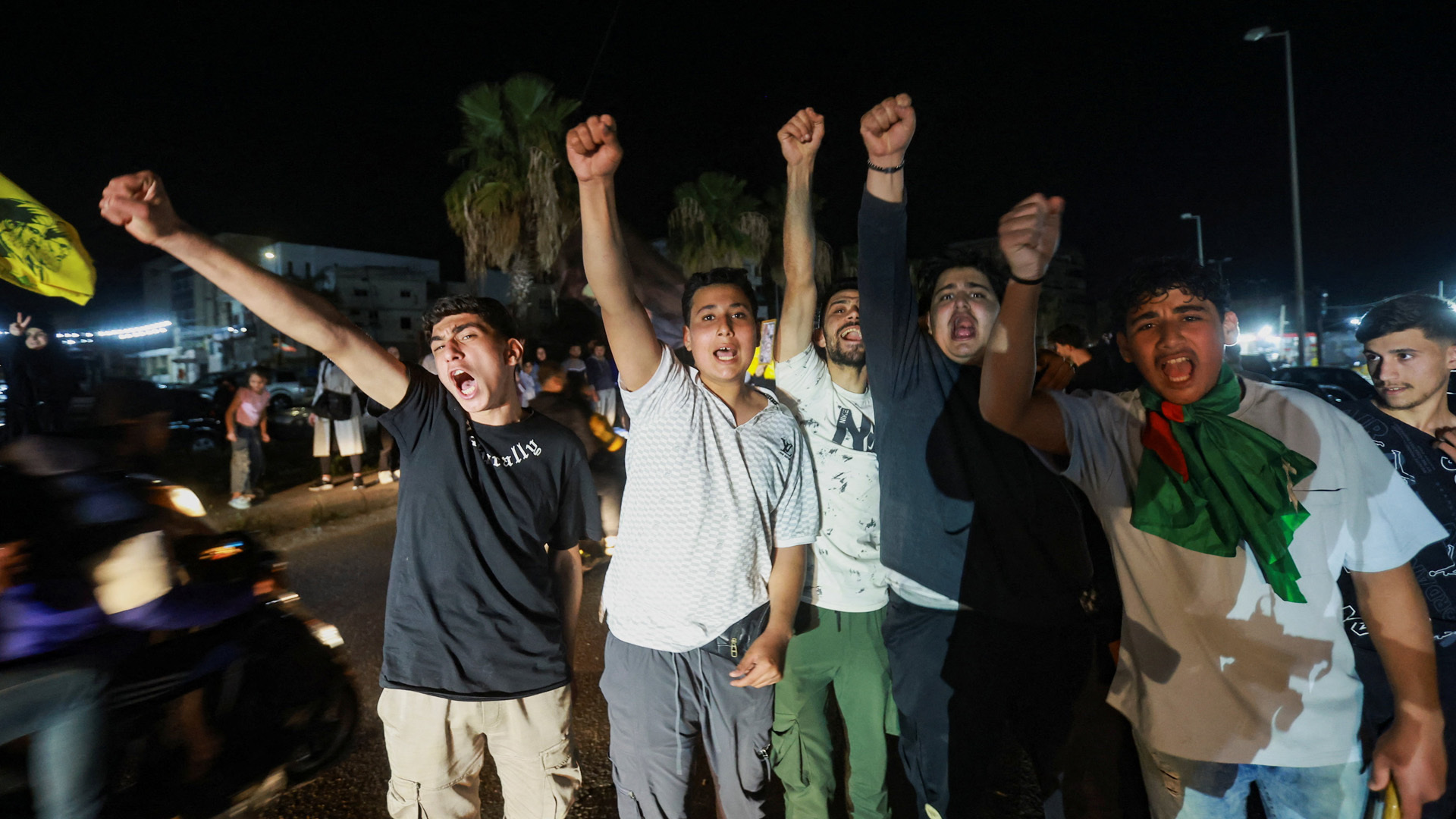 黎巴嫩贝鲁特鸣枪庆祝停火 民众启程返乡