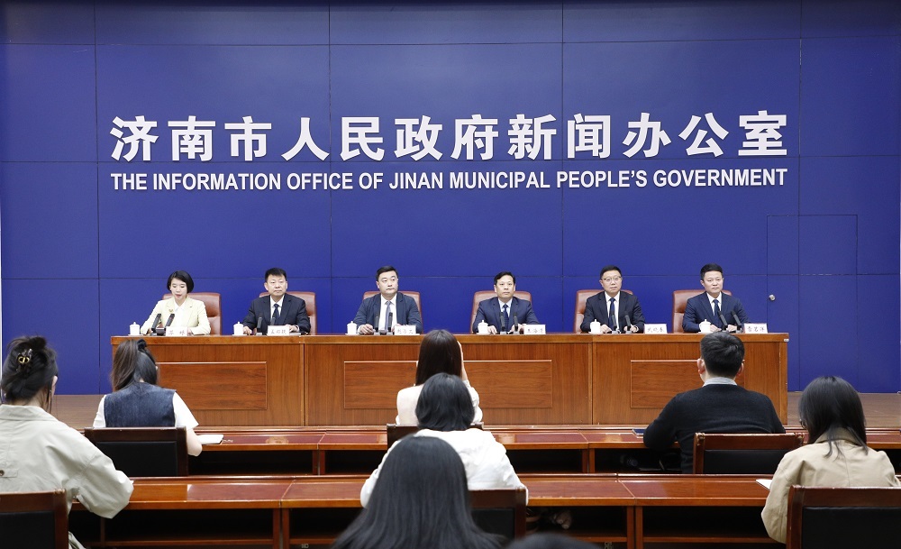 济南中央商务区“山泉湖河城”五大标志性超高层已全部封顶