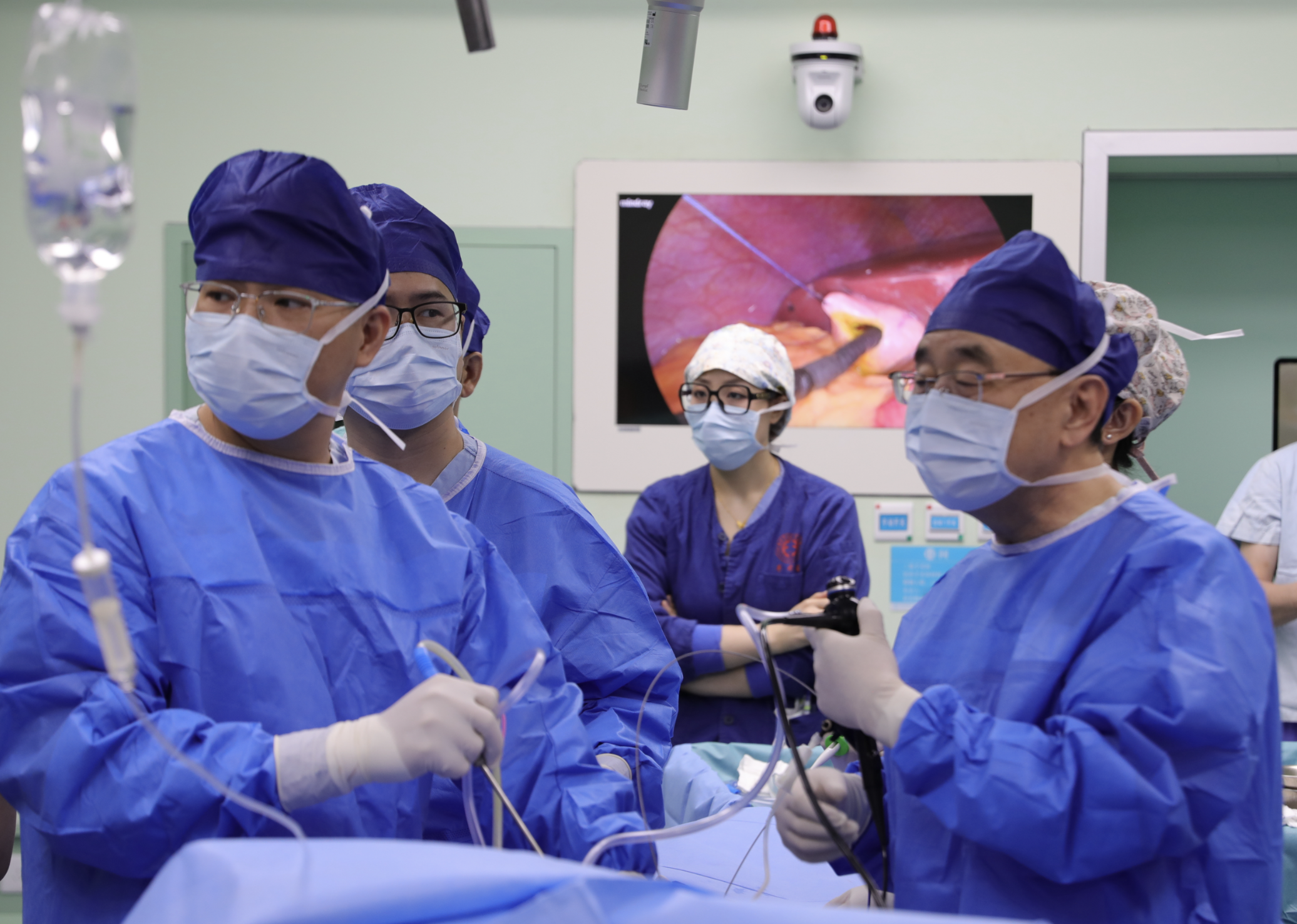 国家级保胆专家刘京山教授莅临福永人民医院开展“传帮带” 助力深圳西部肝胆外科技术再上新台阶