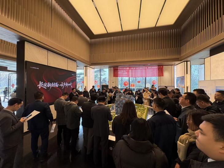 长建地产｜以稳健交付为底气，以品质兑现为实力，燃动城南热销大势 ——凤凰网房产西安