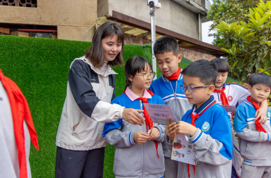 读经典名著，闯关游园