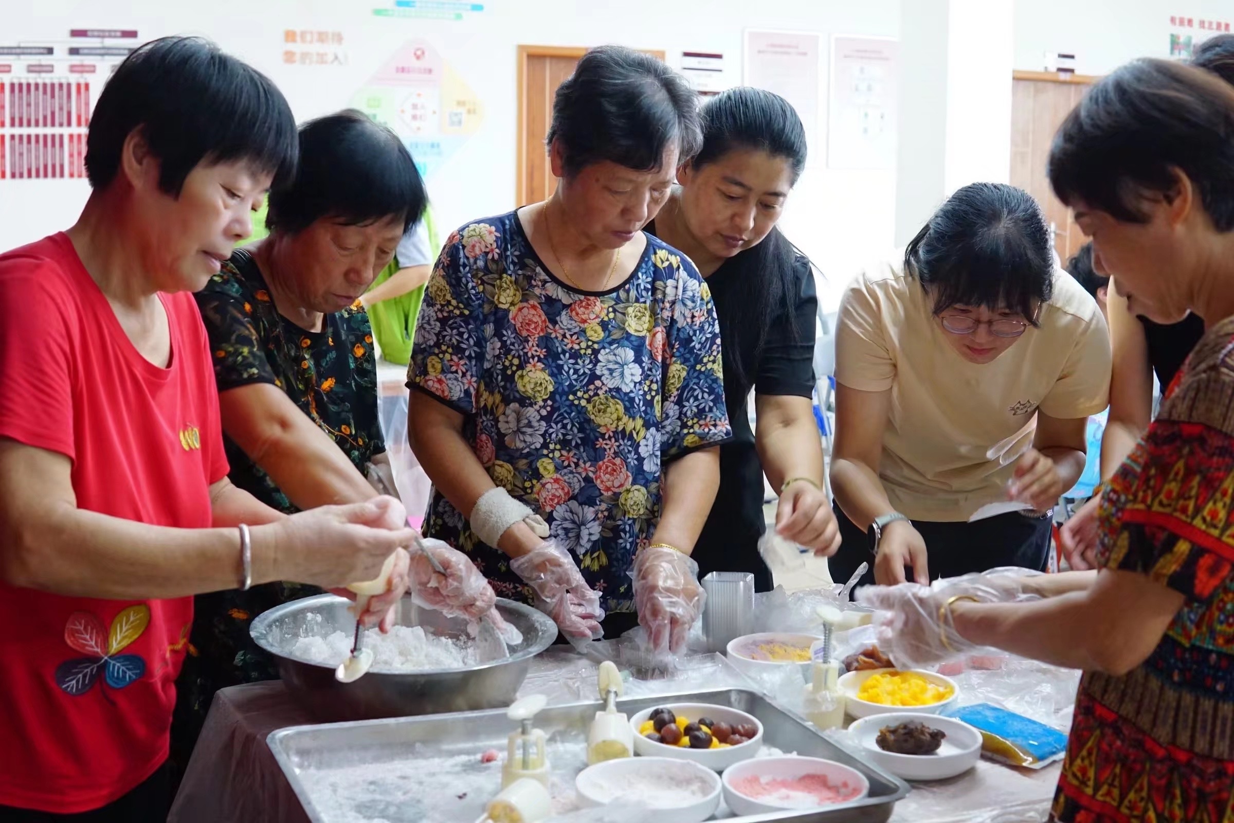 社区为老年人开展传统节日庆祝活动 社区供图