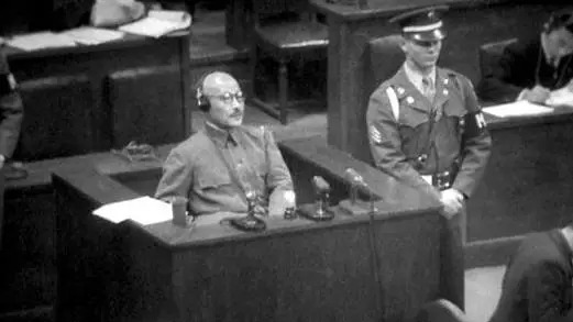 败菊·东京大审判档案揭秘