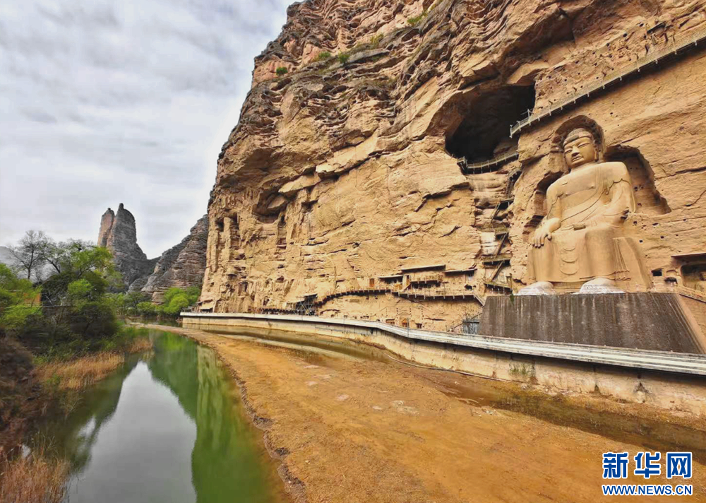 位于甘肃省永靖县炳灵寺石窟的造像　新华网发　吕亚龙　摄