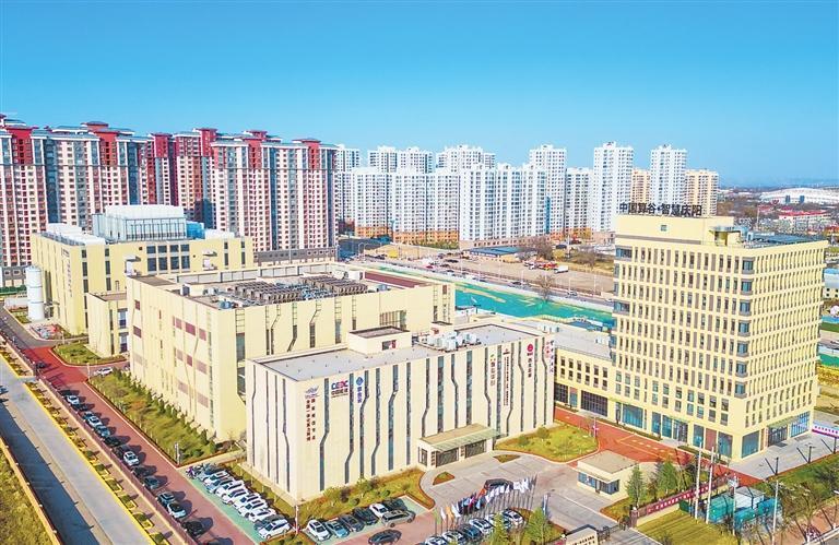 庆阳全国一体化算力网络国家枢纽节点“东数西算”产业园　新甘肃&middot;甘肃日报记者　丁凯