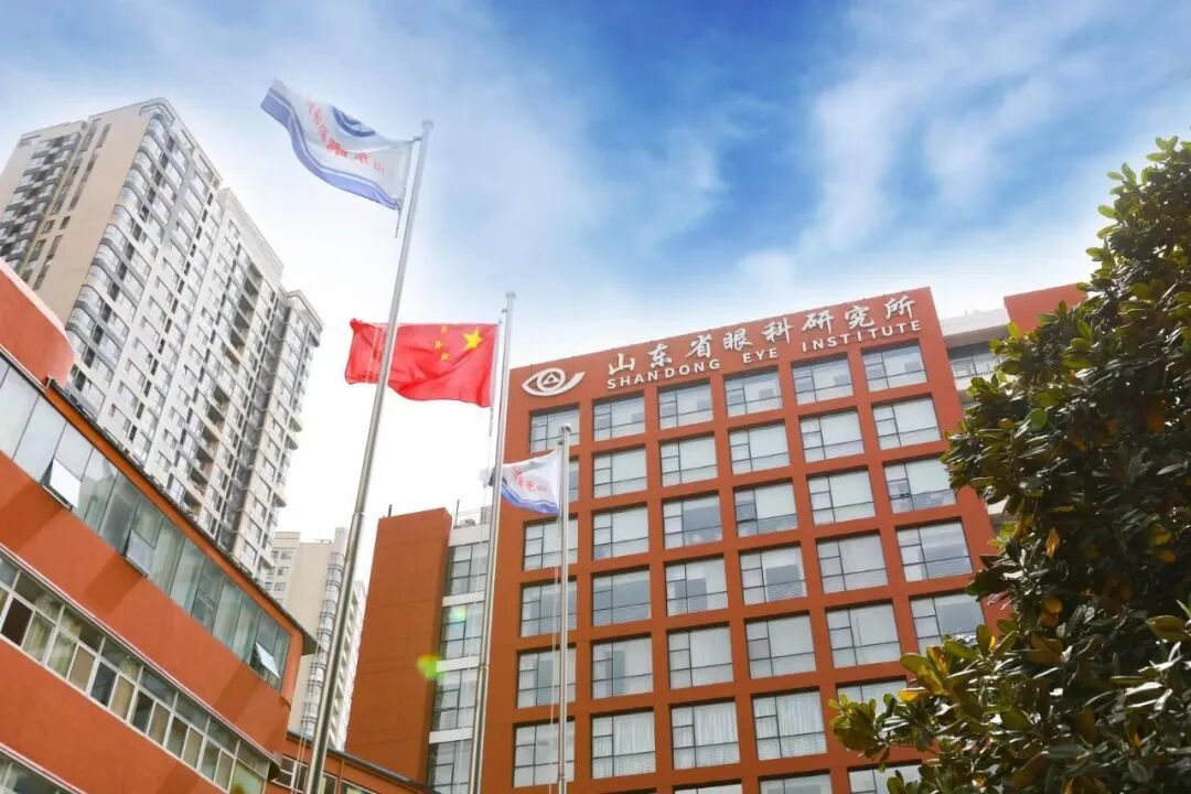 10秒摘镜！从“犹豫多年”到“瞬间清晰”，山东第一医科大学附属青岛眼科医院全飞秒Pro手术，为近视患者提供“更快更准”新选择