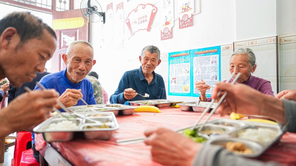 热乎饭、暖人心，南丰“暖心食堂”让老人吃出“幸福味”