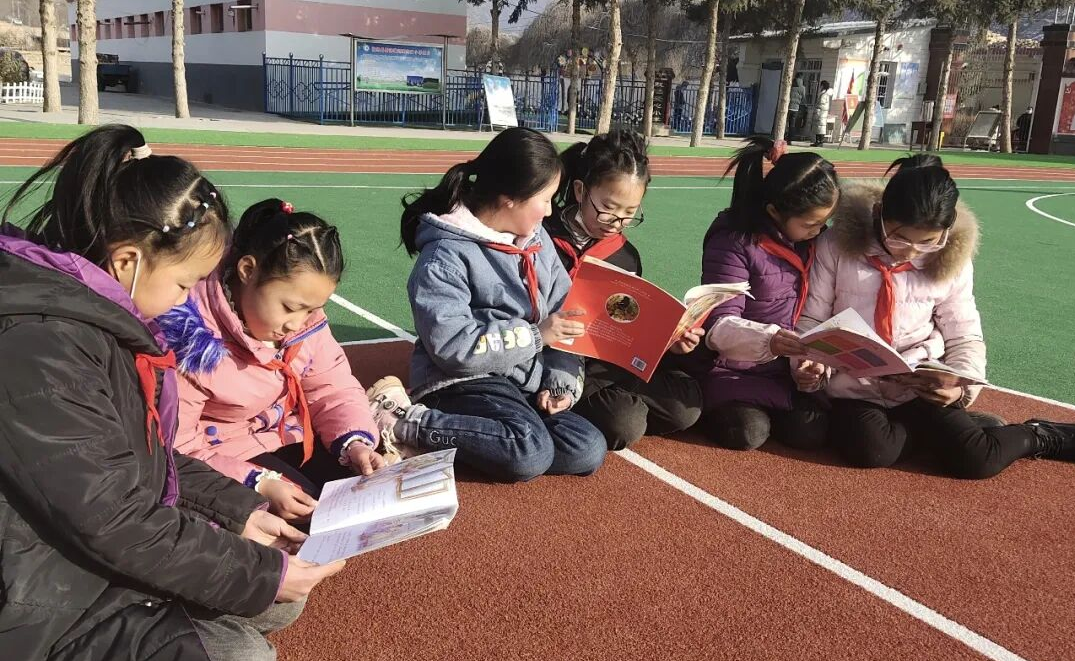 临洮县新添小学开展的“心愿图书漂流”活动（临洮县委宣传部供图）