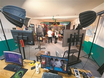 “80后小翟”的团队筹备直播活动