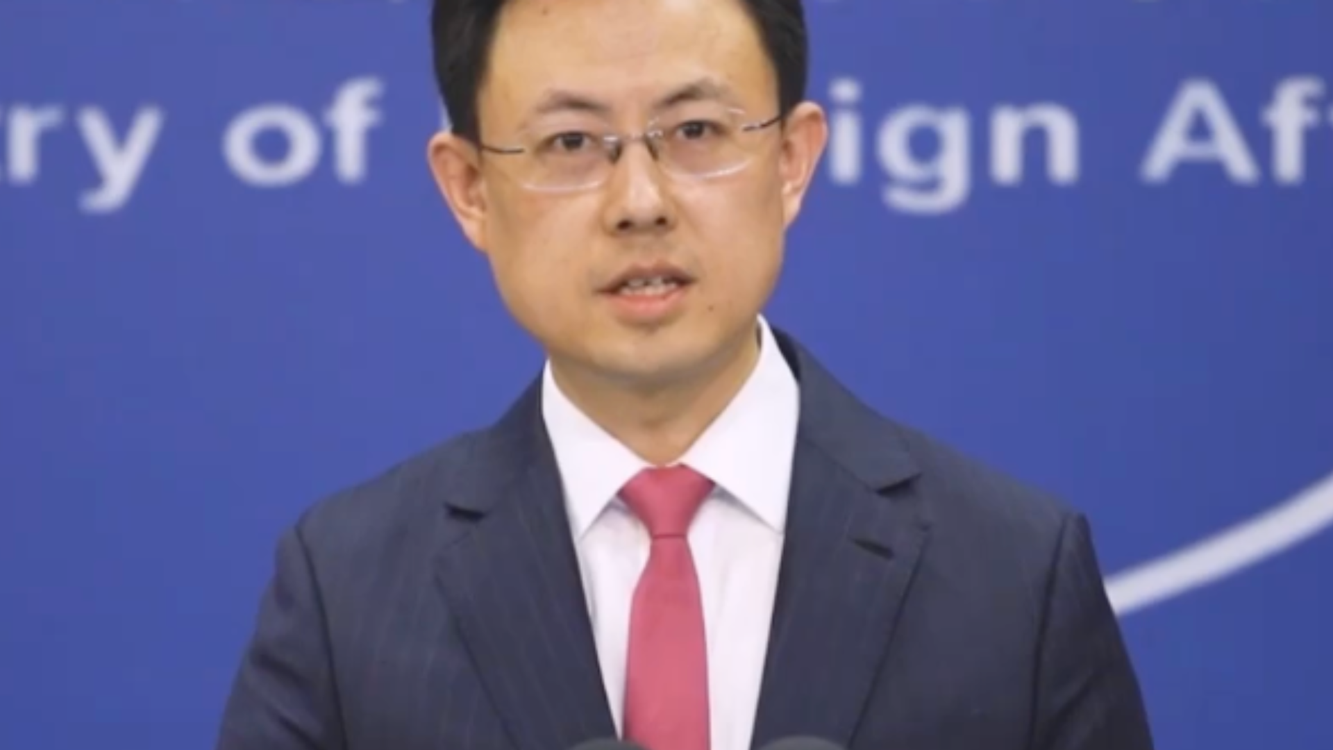 大熊猫“平平”和“福双”将赴美开启为期十年的大熊猫保护合作，外交部回应