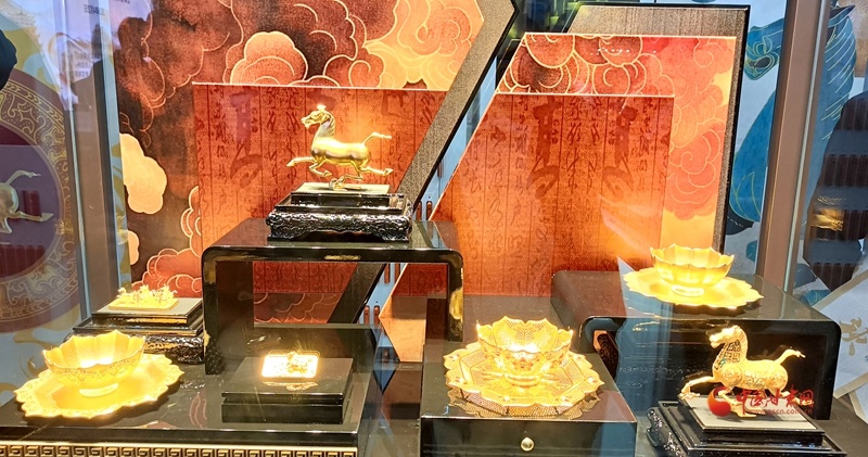 依托甘肃省博物馆国宝文化打造的黄金文创